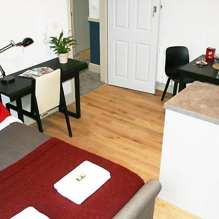 Cosy Studio Apartments Бирмингем Экстерьер фото