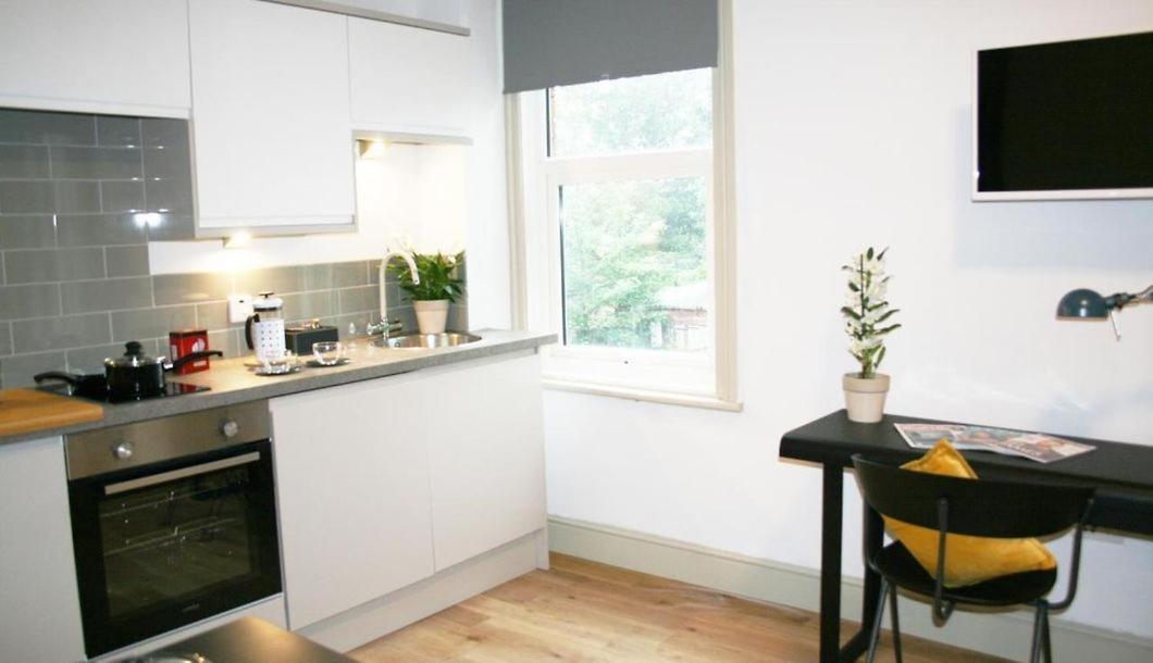 Cosy Studio Apartments Бирмингем Экстерьер фото